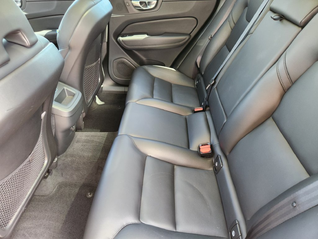 Used 2025 Volvo XC60 B5 Core AWD/4WD image 19