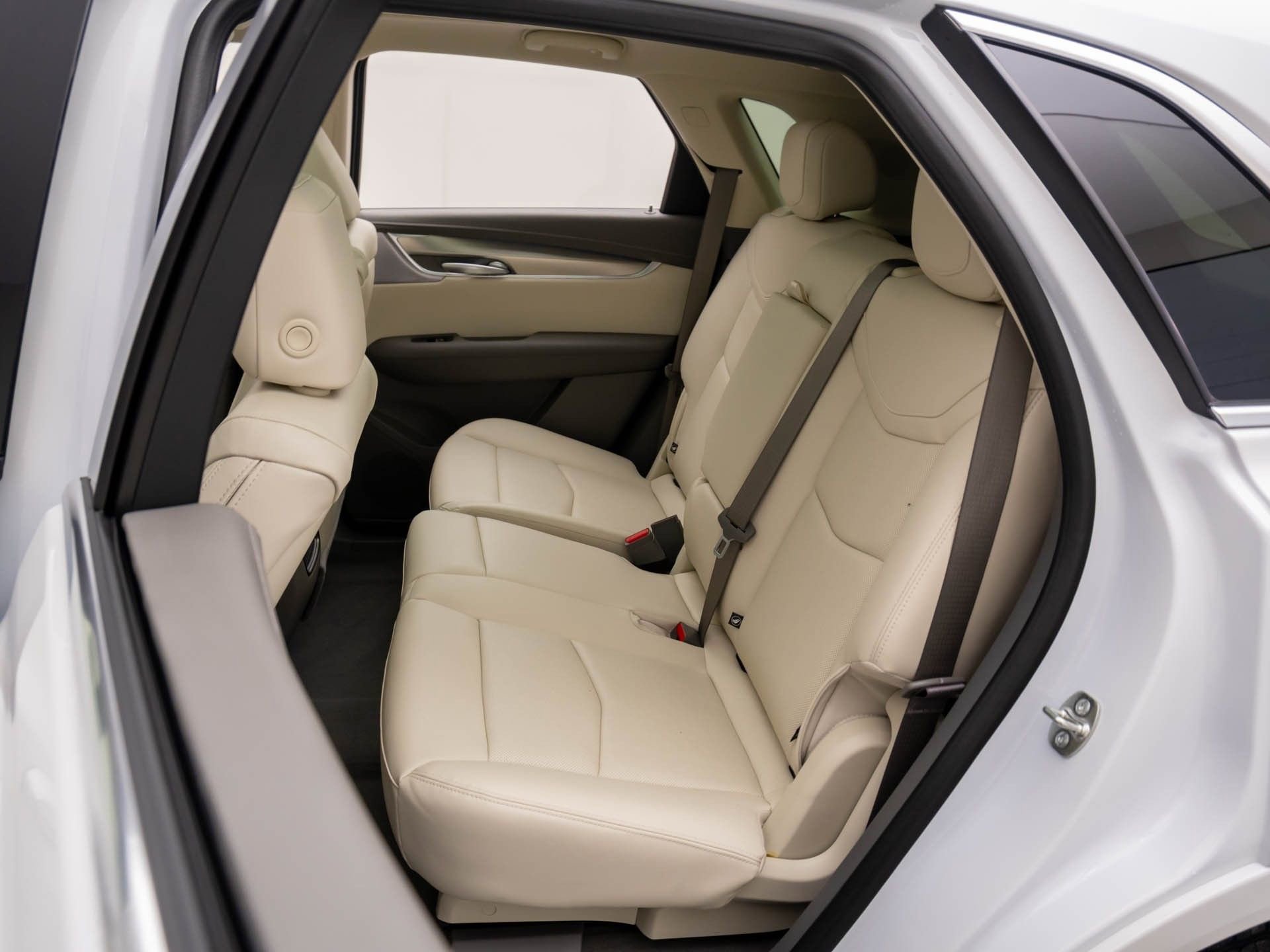 New 2026 Cadillac XT5 Premium Luxury w/ LPO, Floor Liner Package image 18