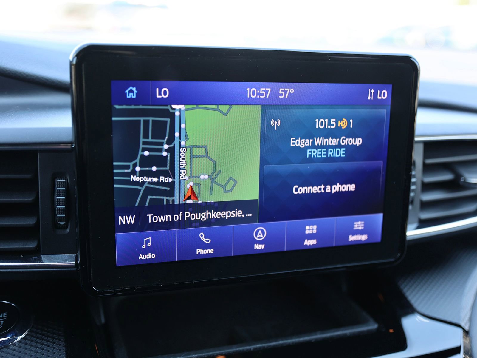 Used 2024 Ford Explorer ST-Line w/ Class IV Trailer Tow Package AWD/4WD image 28