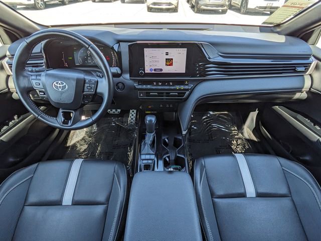 Used 2025 Toyota Camry SE image 15
