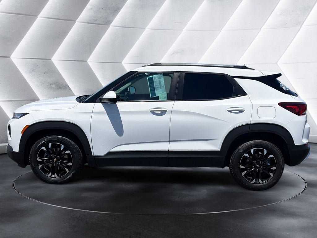 Certified 2022 Chevrolet TrailBlazer LT FWD image 2