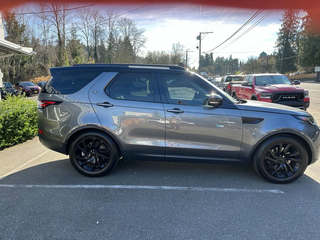 Used 2017 Land Rover Discovery HSE image 5
