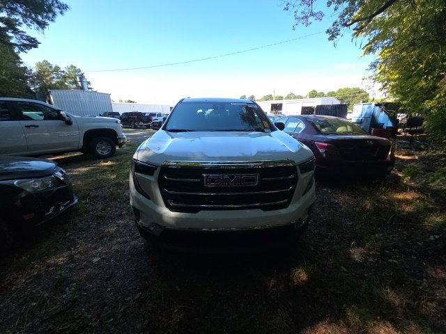 Used 2026 GMC Acadia Elevation w/ Elevation Premium Package FWD image 9