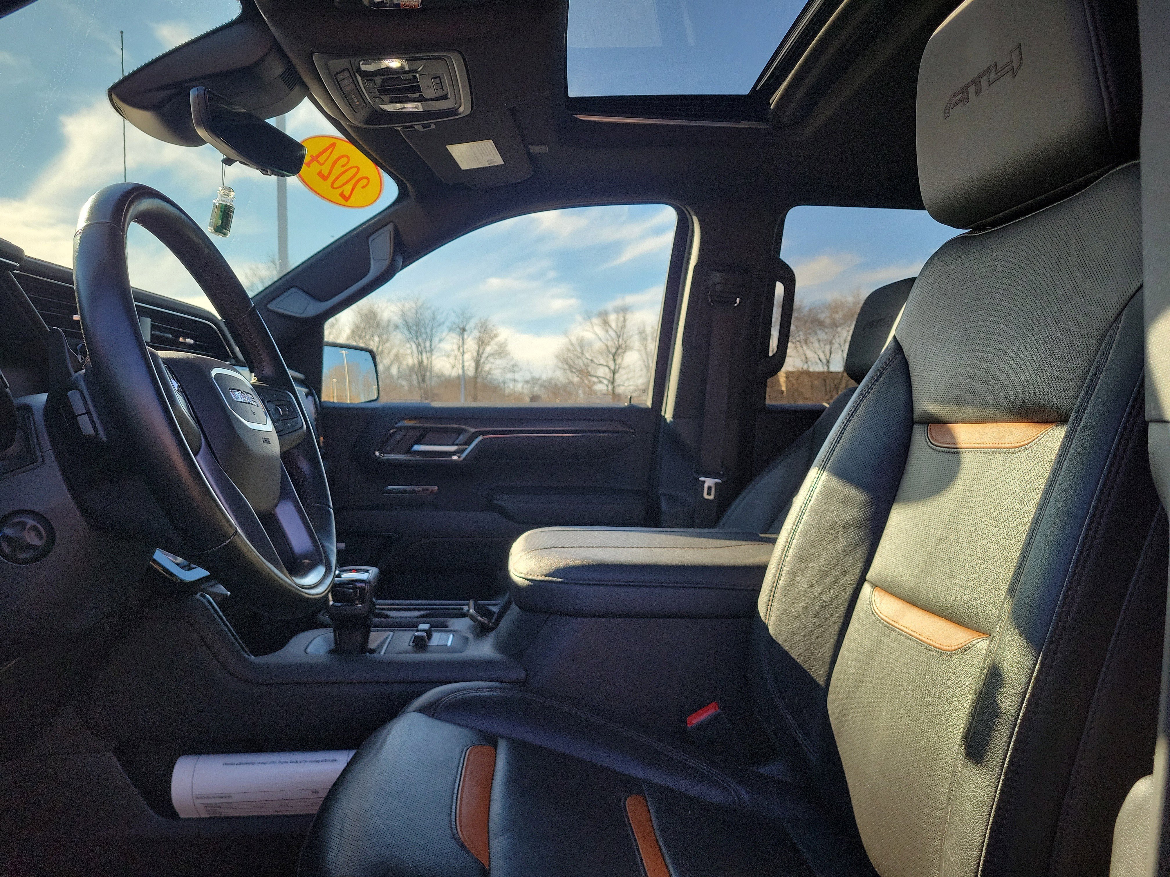 Used 2024 GMC Sierra 1500 AT4 w/ Technology Package image 15