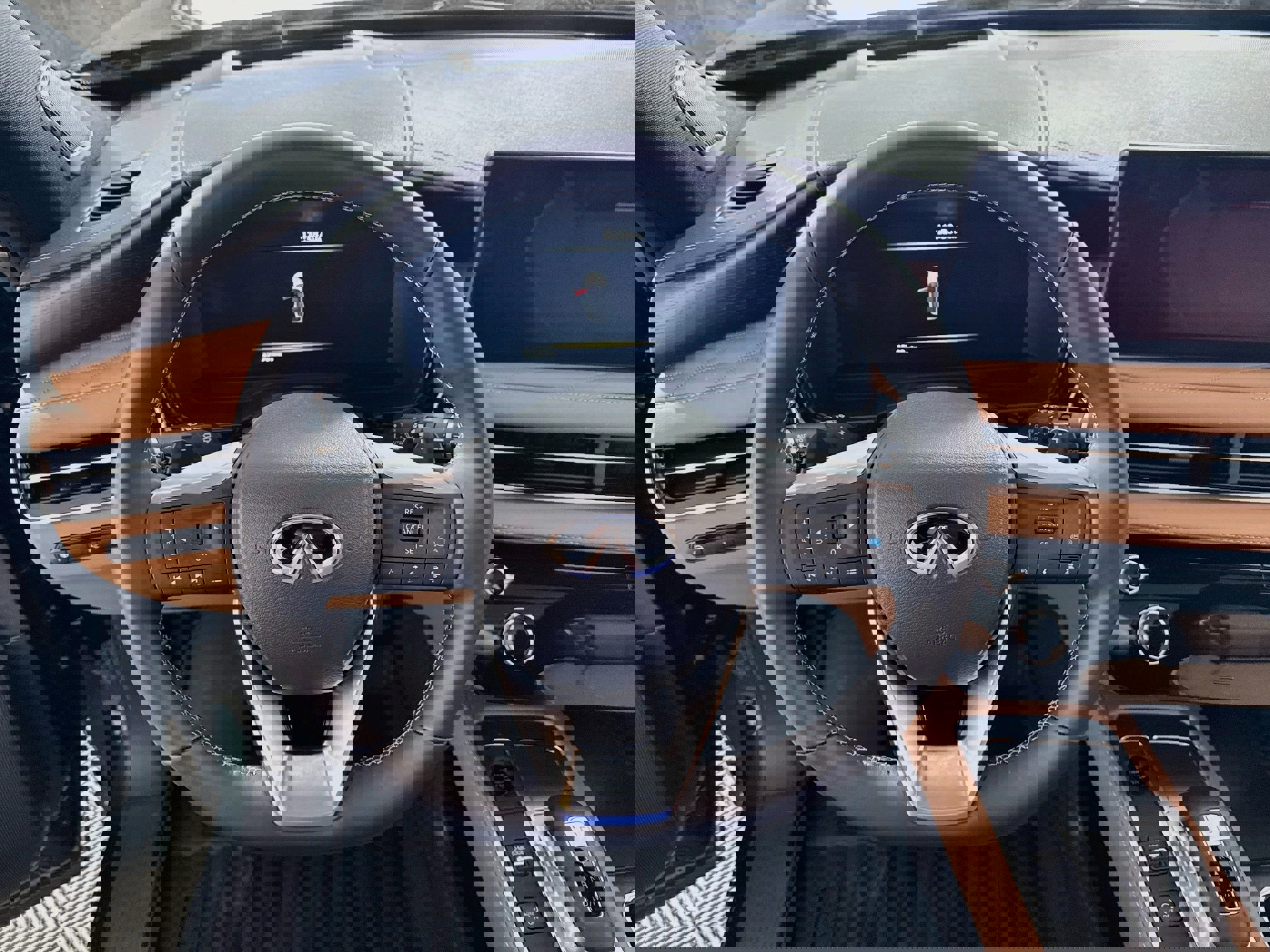 Used 2026 INFINITI QX60 Autograph w/ Dark Cargo Package AWD/4WD image 17