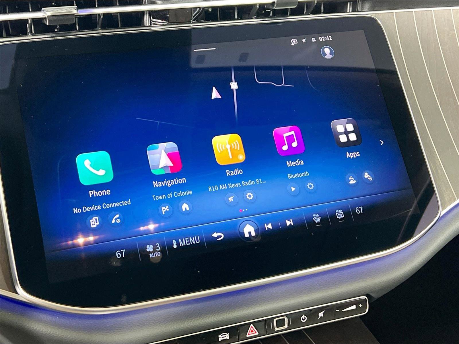 Used 2025 Mercedes-Benz E 350 4MATIC Sedan image 17