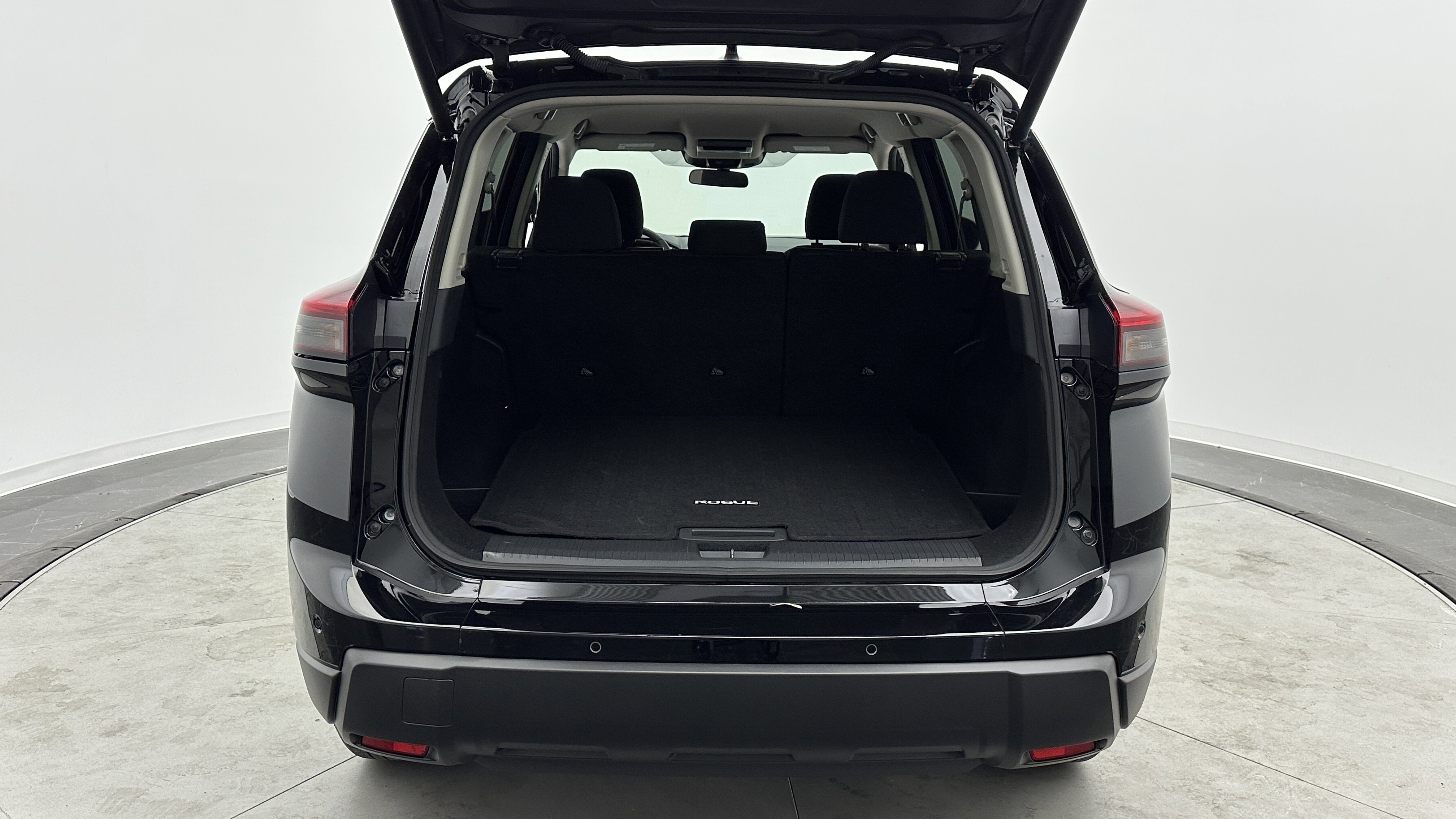 Used 2025 Nissan Rogue SV image 30