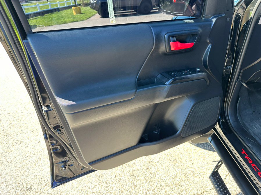 Used 2018 Toyota Tacoma TRD Pro AWD/4WD image 10