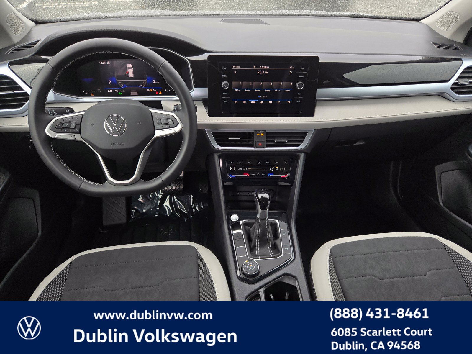 New 2025 Volkswagen Taos SE AWD/4WD image 12