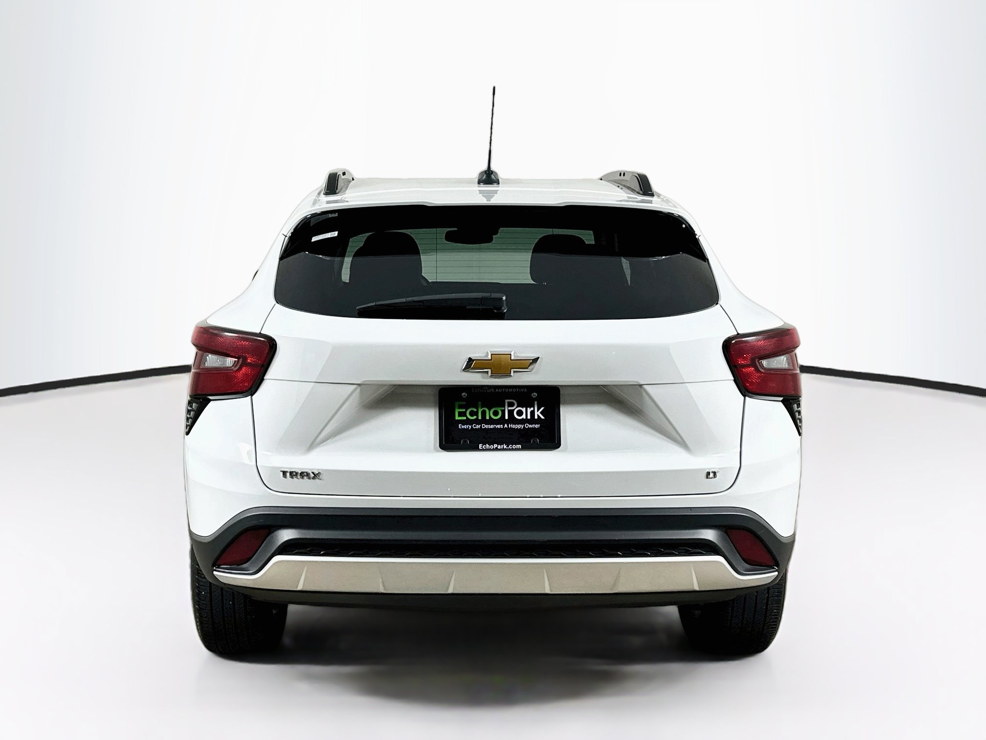 Used 2025 Chevrolet Trax LT w/ LT Convenience Package FWD image 7