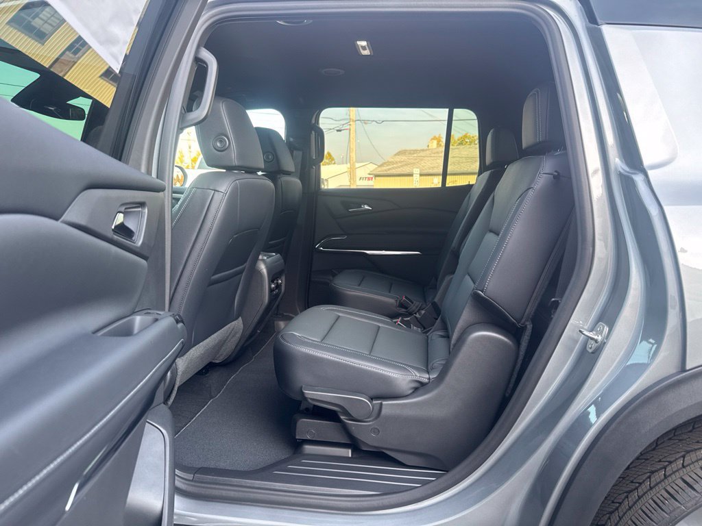New 2027 Chevrolet Traverse LT AWD/4WD image 15