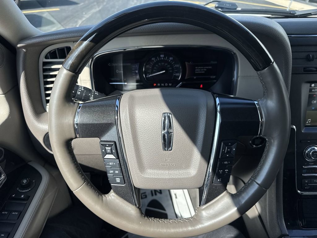Used 2016 Lincoln Navigator L Select image 11
