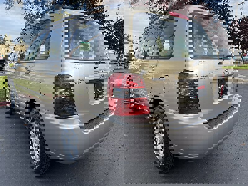 Used 2005 Toyota Highlander 2WD image 9