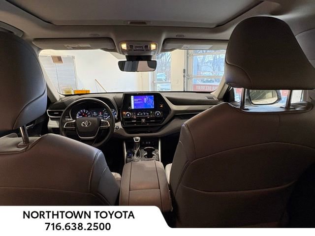 Used 2023 Toyota Highlander XLE image 13