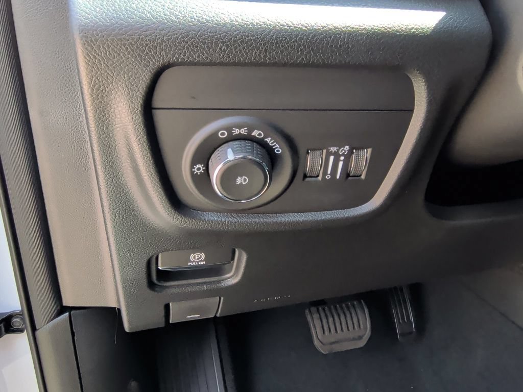New 2026 Jeep Grand Cherokee Limited AWD/4WD image 16