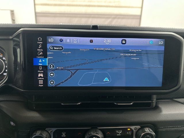 Used 2025 Jeep Wrangler Unlimited Rubicon w/ Technology Group AWD/4WD image 22
