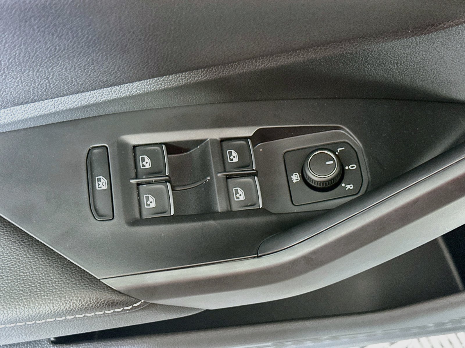 New 2027 Volkswagen Jetta Sport FWD image 17