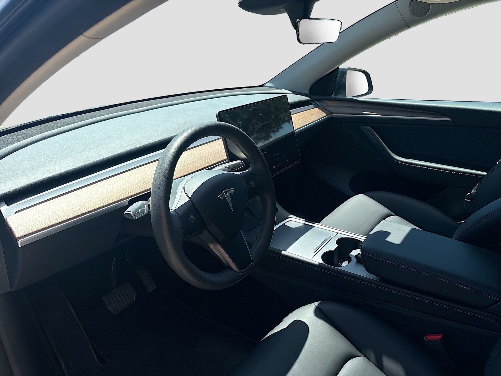 Used 2024 Tesla Model Y Long Range RWD image 9