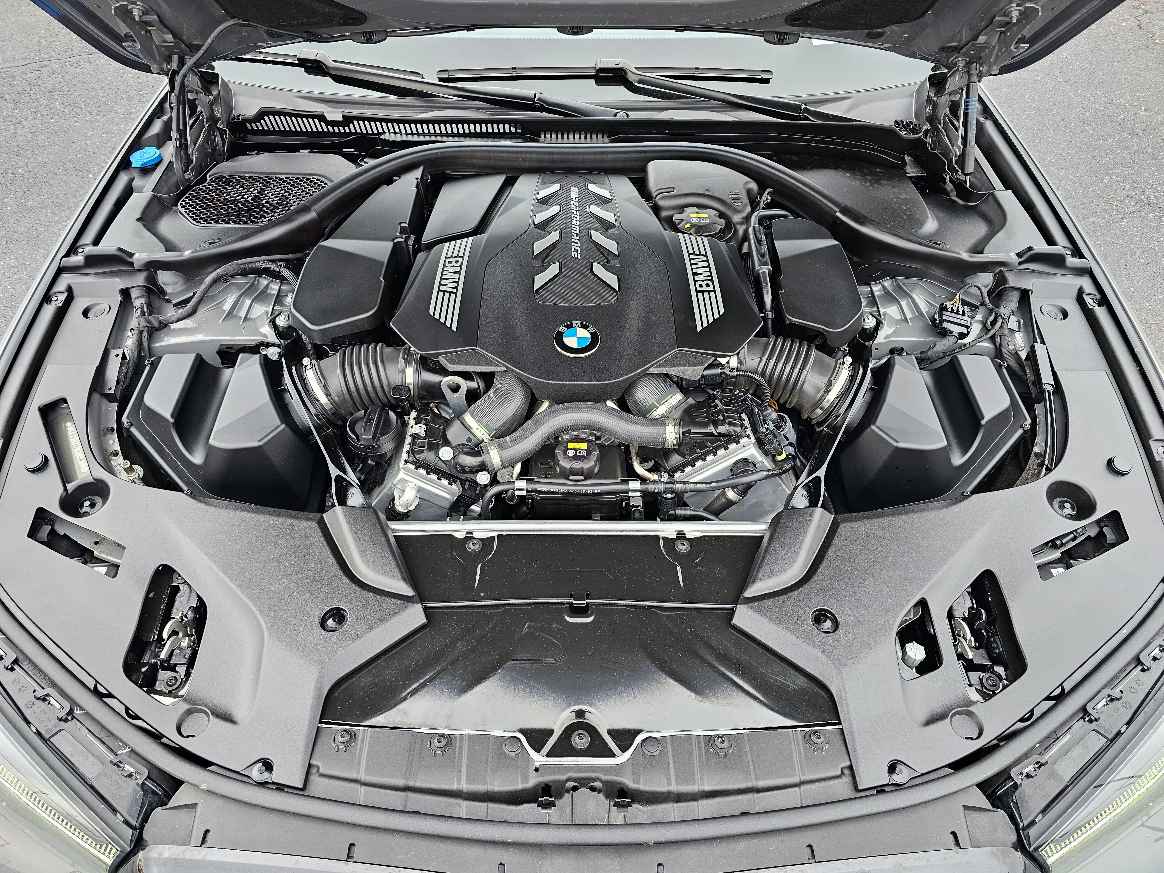 Certified 2022 BMW M550i xDrive w/ Executive Package image 9