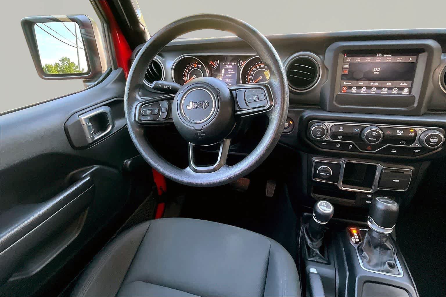 Used 2022 Jeep Wrangler Unlimited Sport AWD/4WD image 6