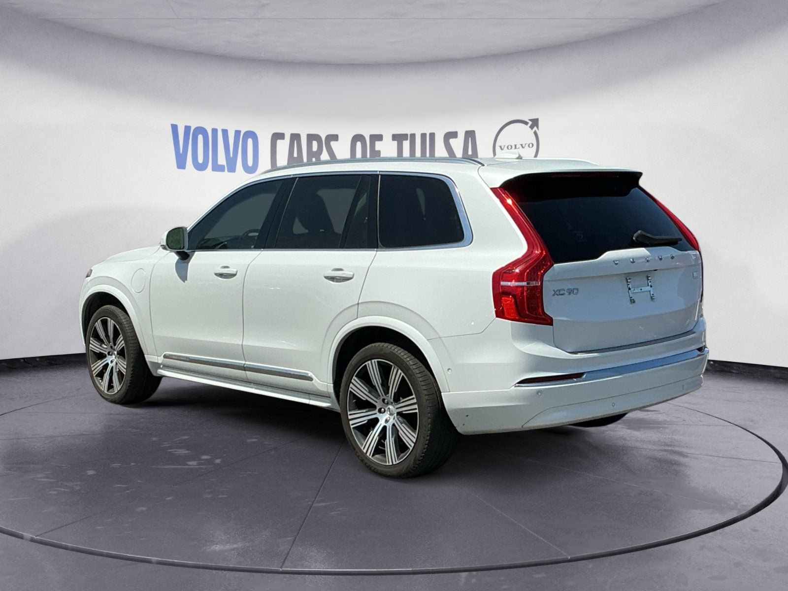 Used 2023 Volvo XC90 T8 Plus w/ Protection Package Premier AWD/4WD image 3