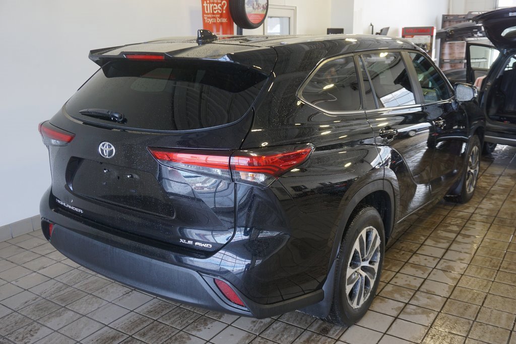 Certified 2023 Toyota Highlander XLE image 13