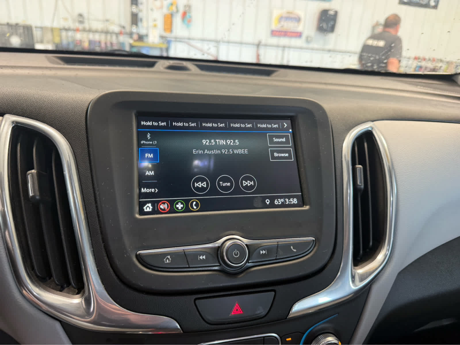 Used 2019 Chevrolet Equinox LS AWD/4WD image 12