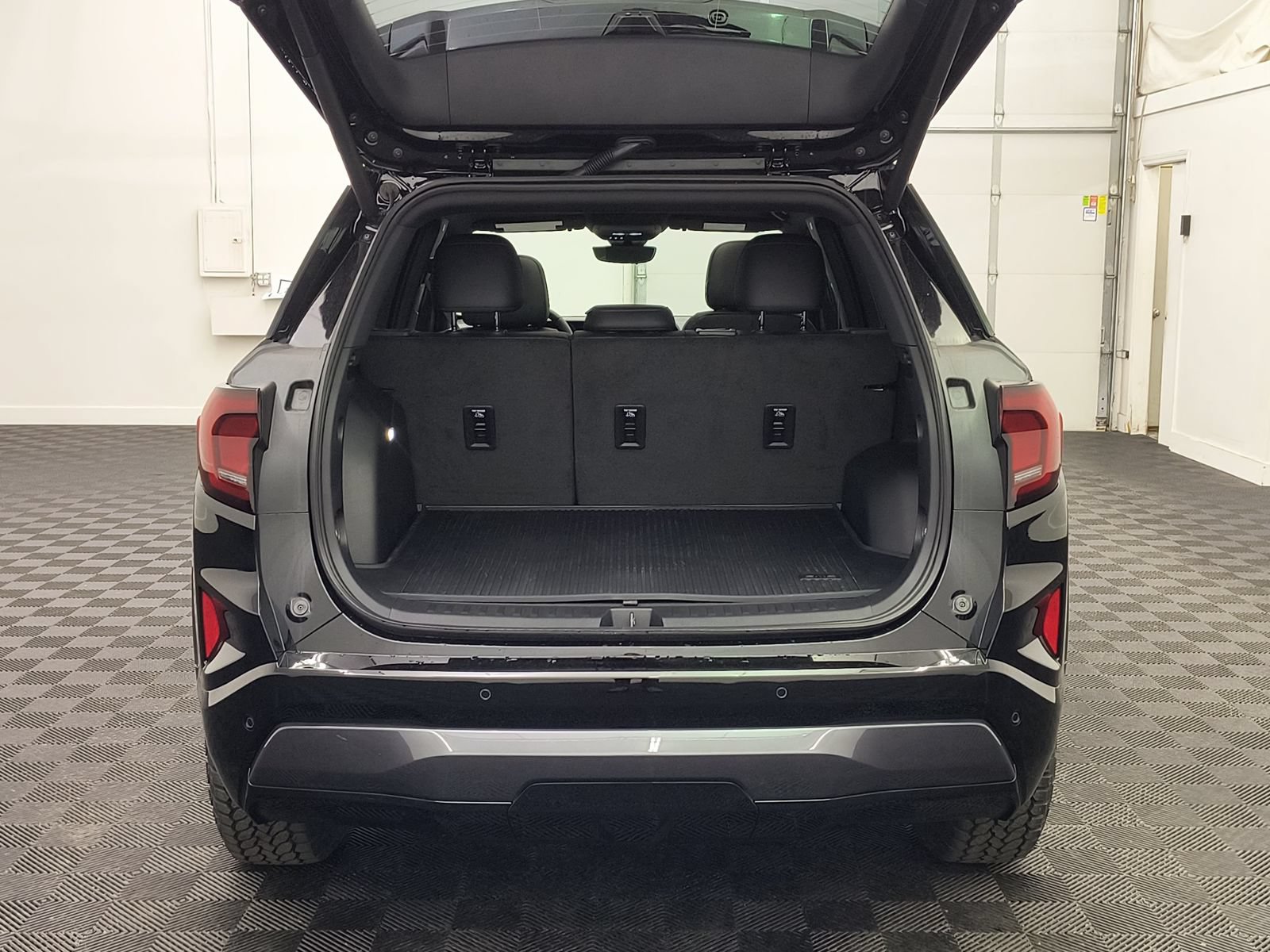 New 2026 GMC Terrain AT4 w/ Technology Package II AWD/4WD image 19