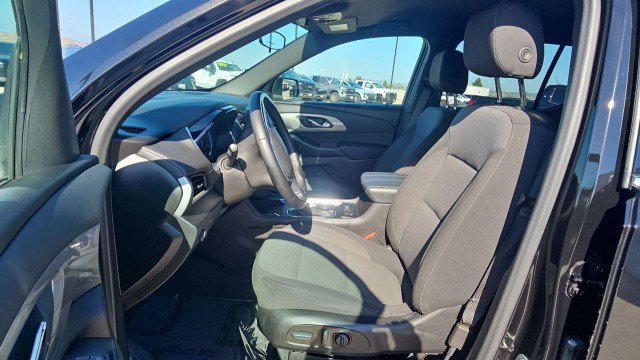 Used 2023 Chevrolet Traverse LT FWD image 18