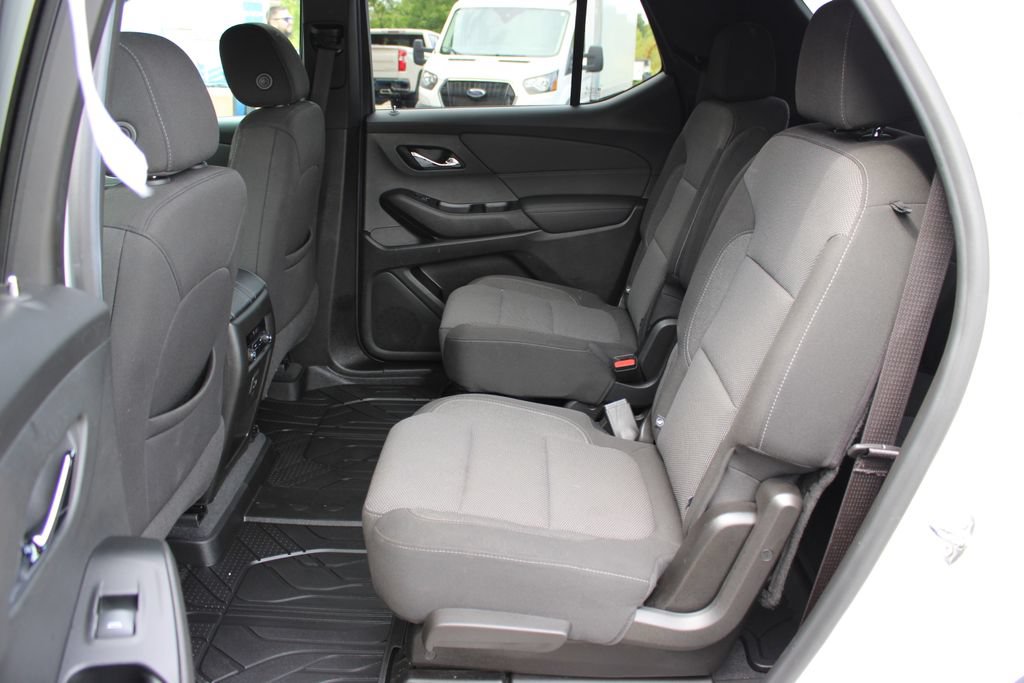 Used 2022 Chevrolet Traverse LT FWD image 40