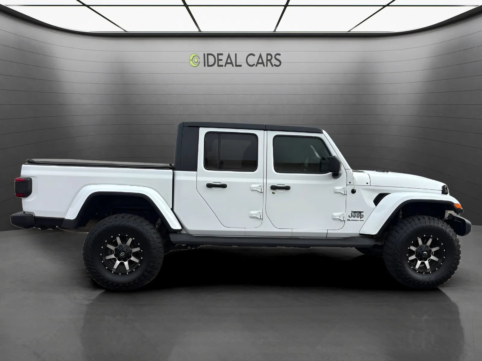 Used 2020 Jeep Gladiator Overland w/ LED Lighting Group AWD/4WD image 4