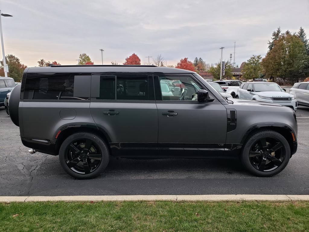New 2026 Land Rover Defender 130 V8 image 4
