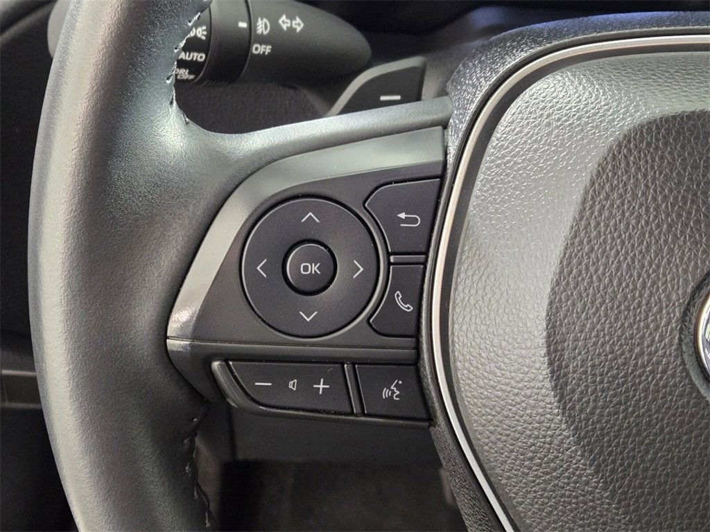 Used 2024 Toyota Corolla Cross XSE w/ Convenience Package image 28