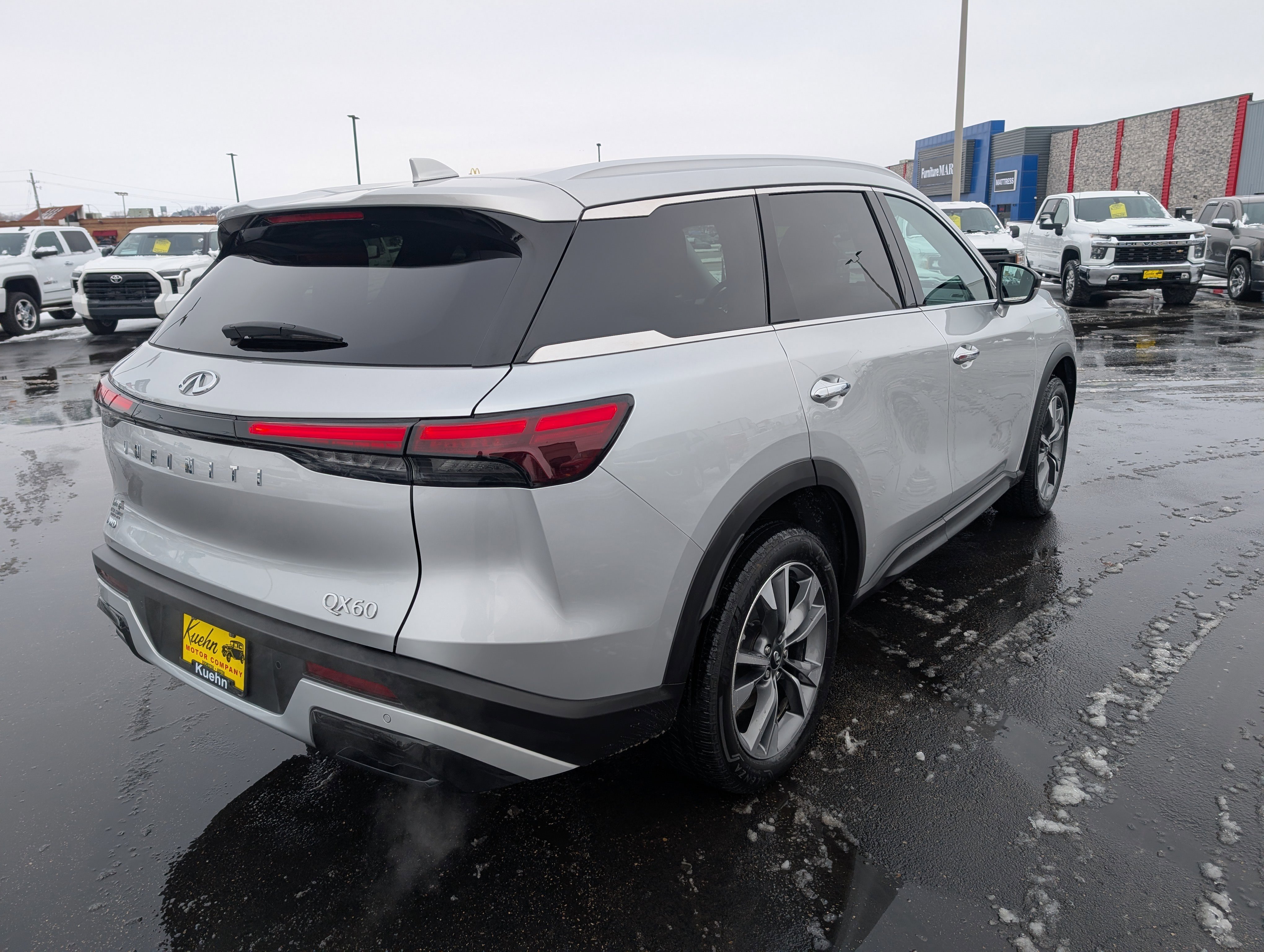 Used 2023 INFINITI QX60 Luxe image 8