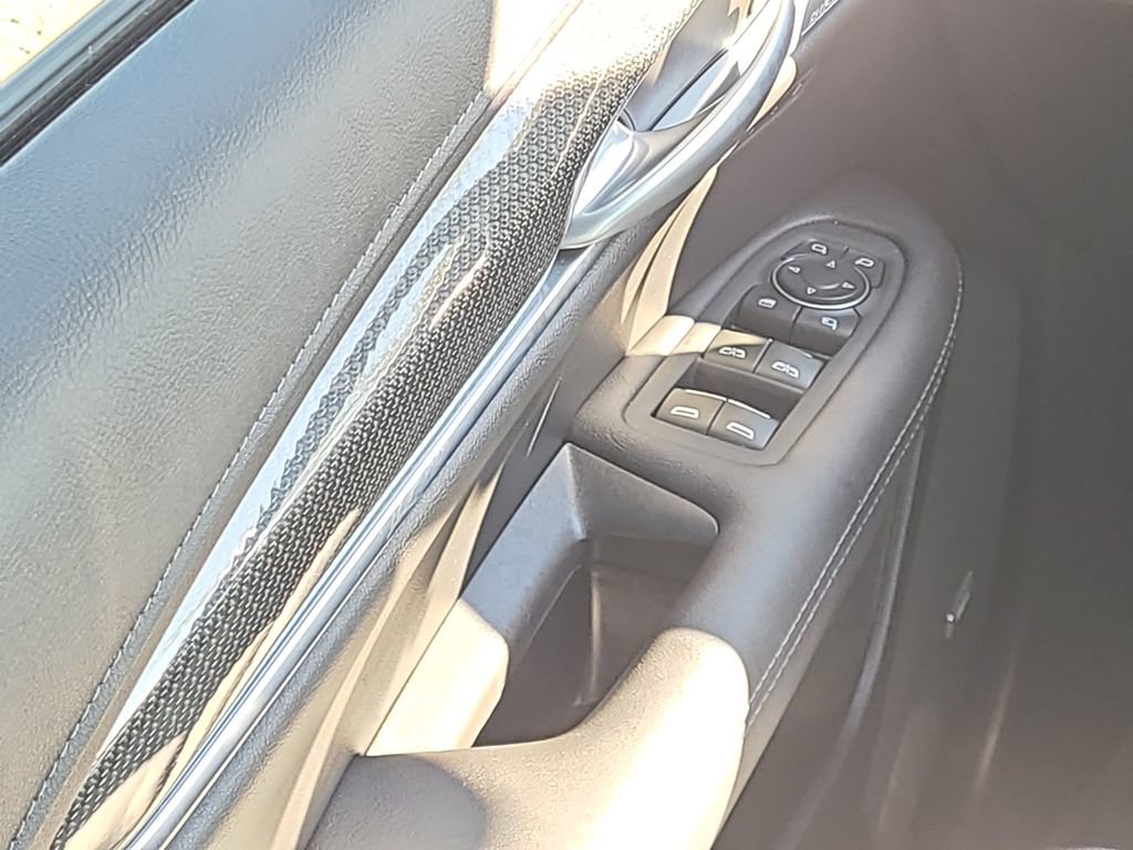 Used 2025 Cadillac XT5 Sportv w/ Technology Package image 24