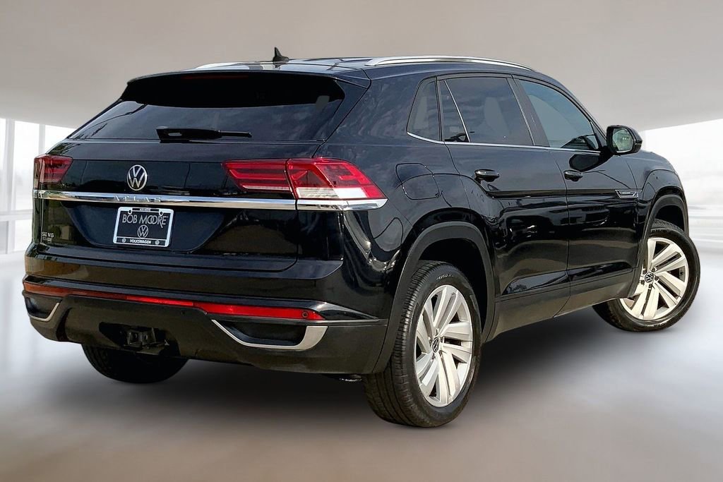 Used 2020 Volkswagen Atlas Cross Sport SE w/ Towing Package image 2