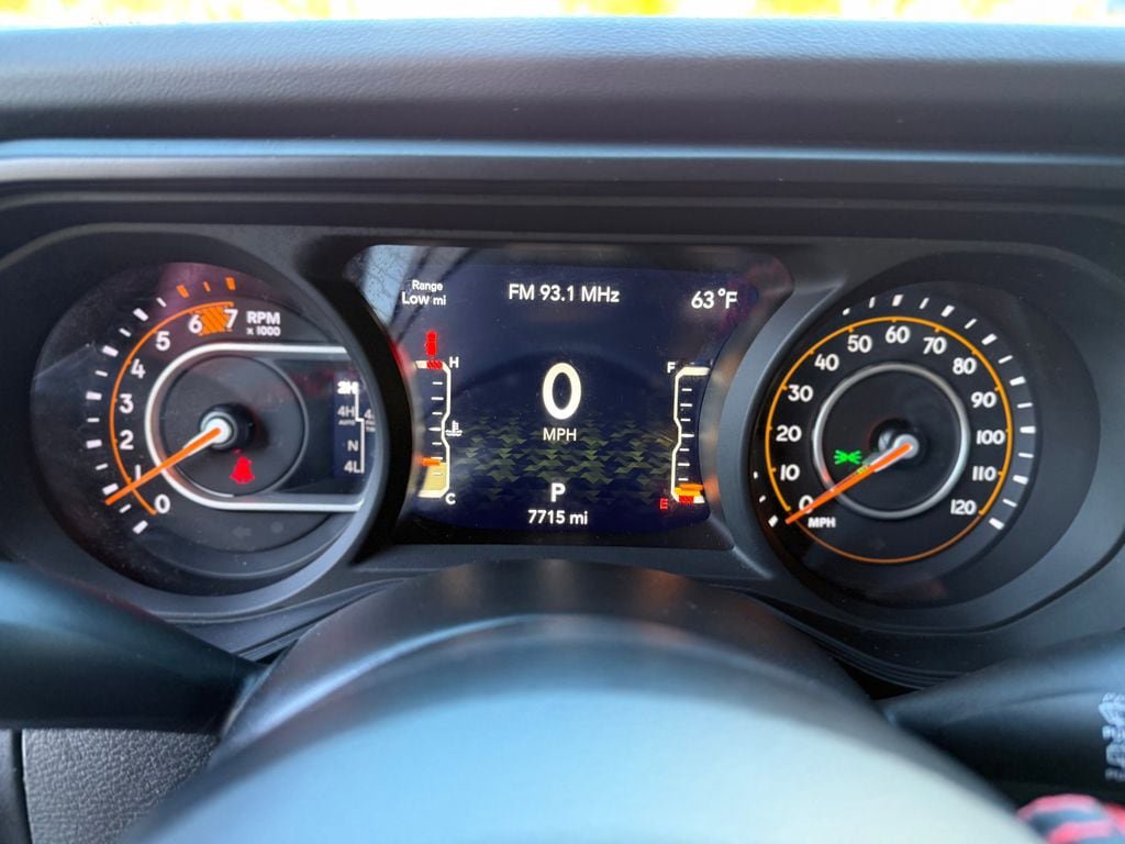 Used 2024 Jeep Wrangler Unlimited Rubicon AWD/4WD image 15