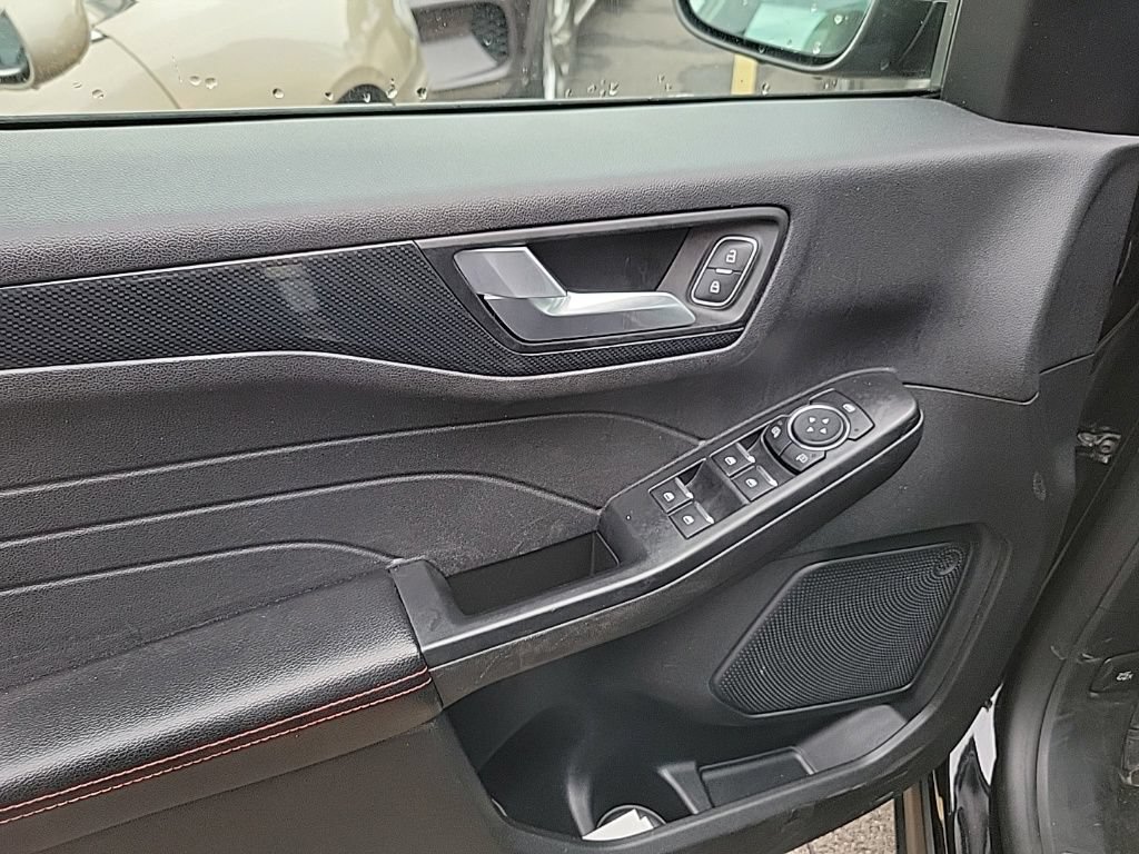 Used 2025 Ford Escape ST-Line FWD image 8