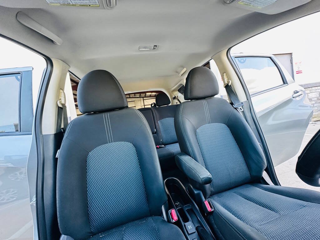 Used 2015 Nissan Versa Note FWD image 24