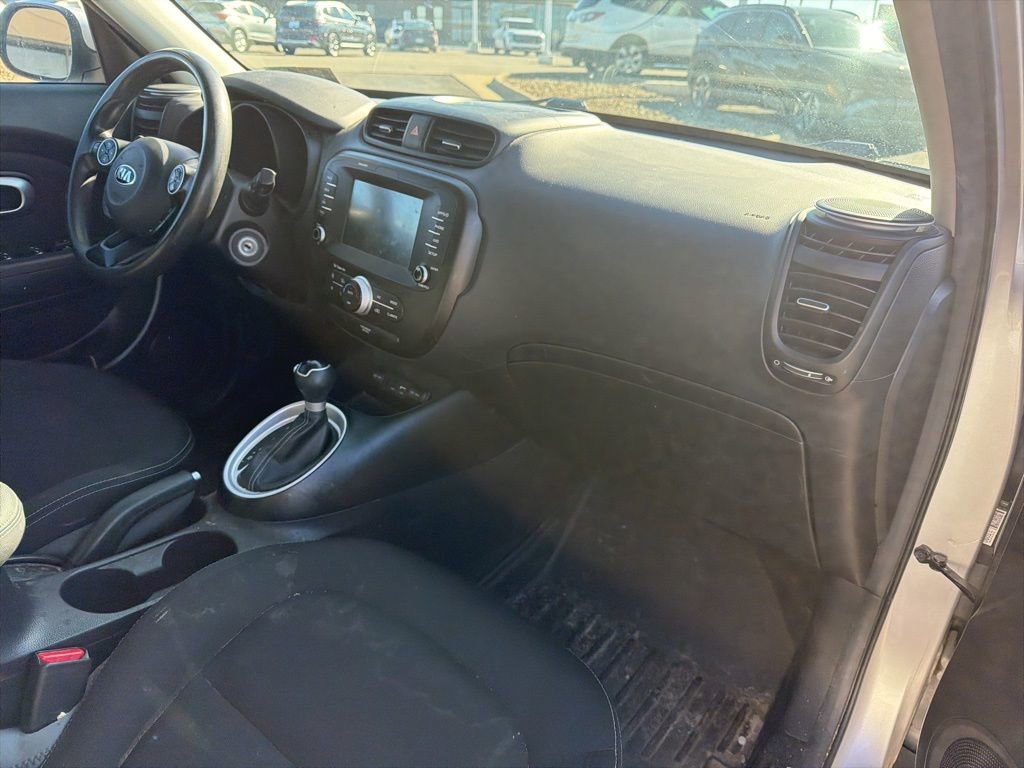 Used 2018 Kia Soul + image 9