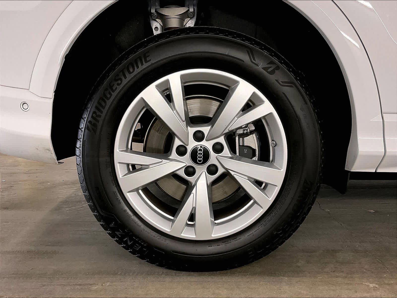 Certified 2025 Audi Q5 Premium AWD/4WD image 11