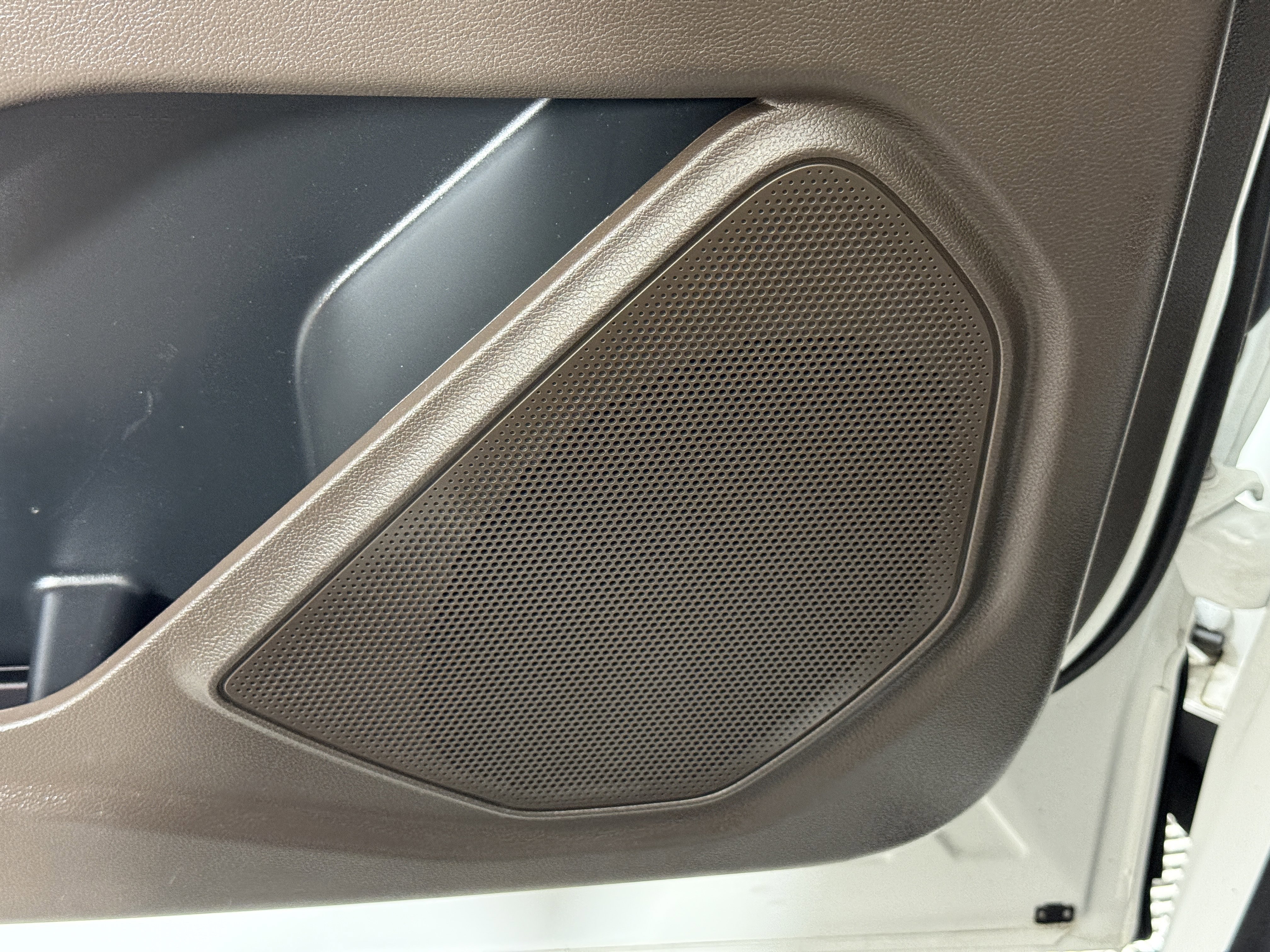 Certified 2023 Ford Explorer King Ranch w/ Technology Package RWD image 16