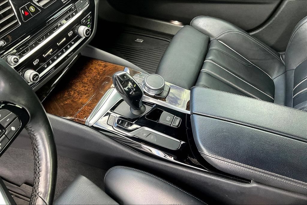 Used 2019 BMW 540i xDrive w/ Convenience Package AWD/4WD image 18