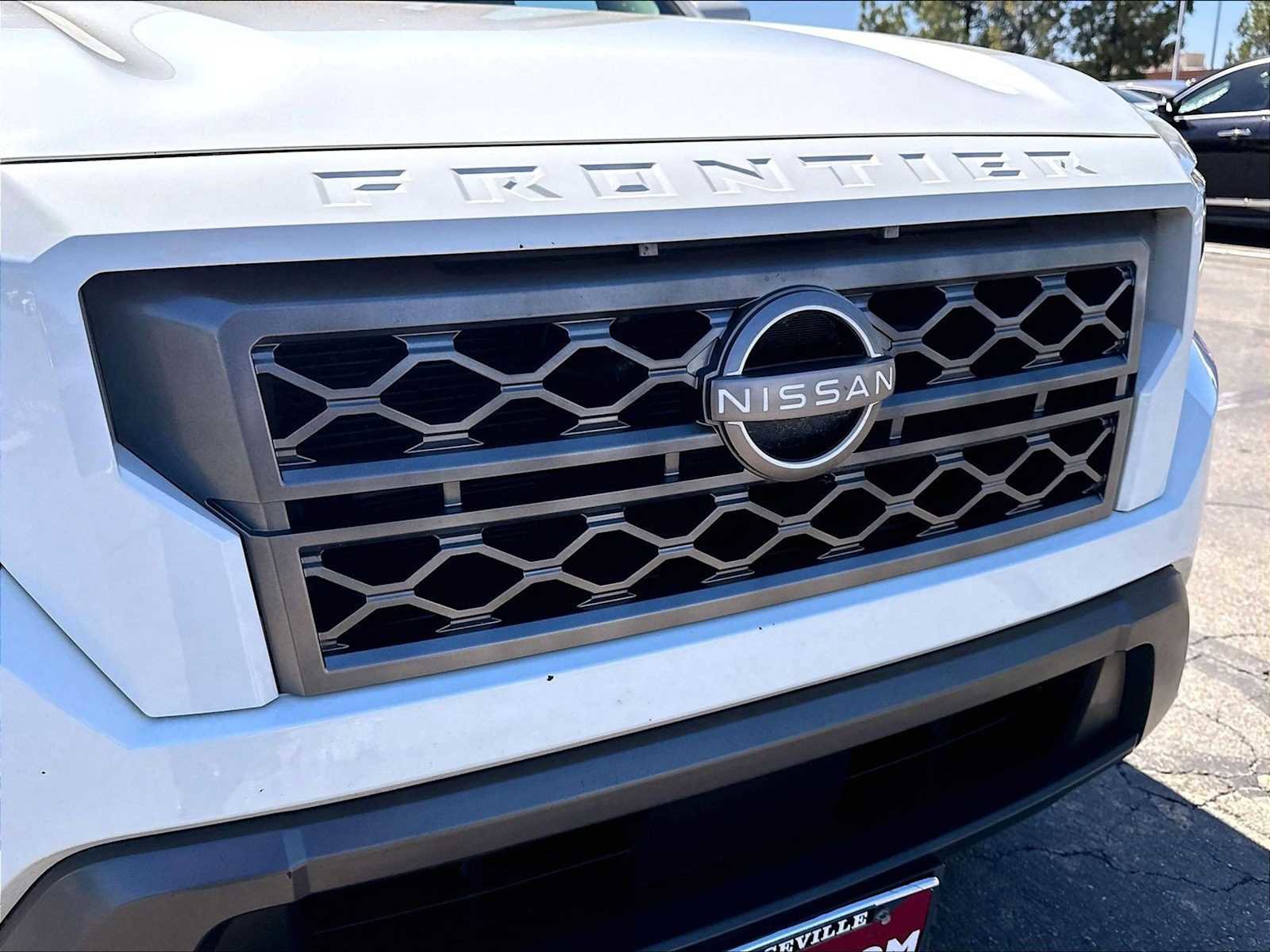 Used 2022 Nissan Frontier SV AWD/4WD image 30