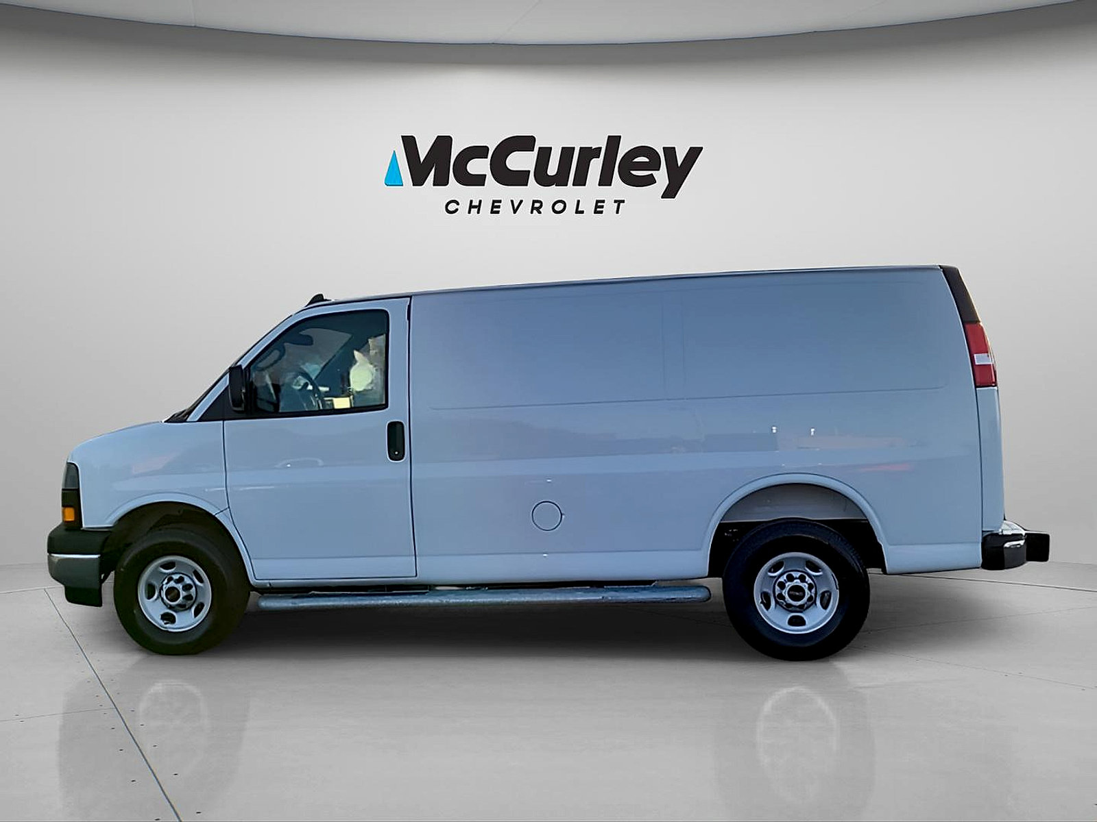 Used 2025 GMC Savana 2500 w/ Driver Convenience Package RWD image 4