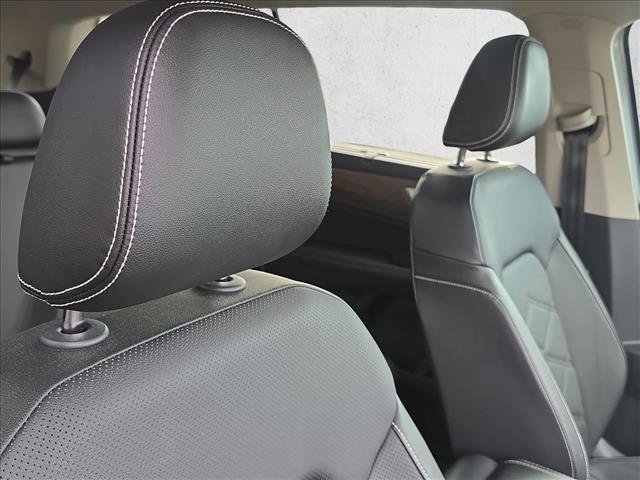 Used 2024 Volkswagen Atlas SE w/ Black Wheel Package image 19