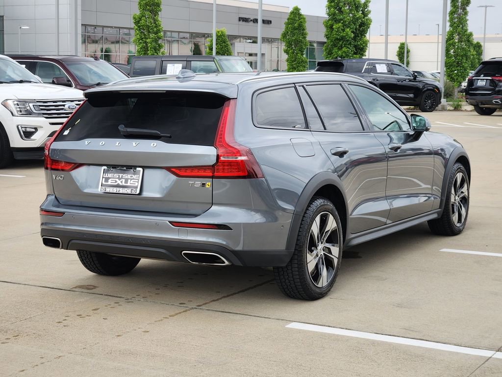 Used 2020 Volvo V60 T5 Cross Country AWD/4WD image 7