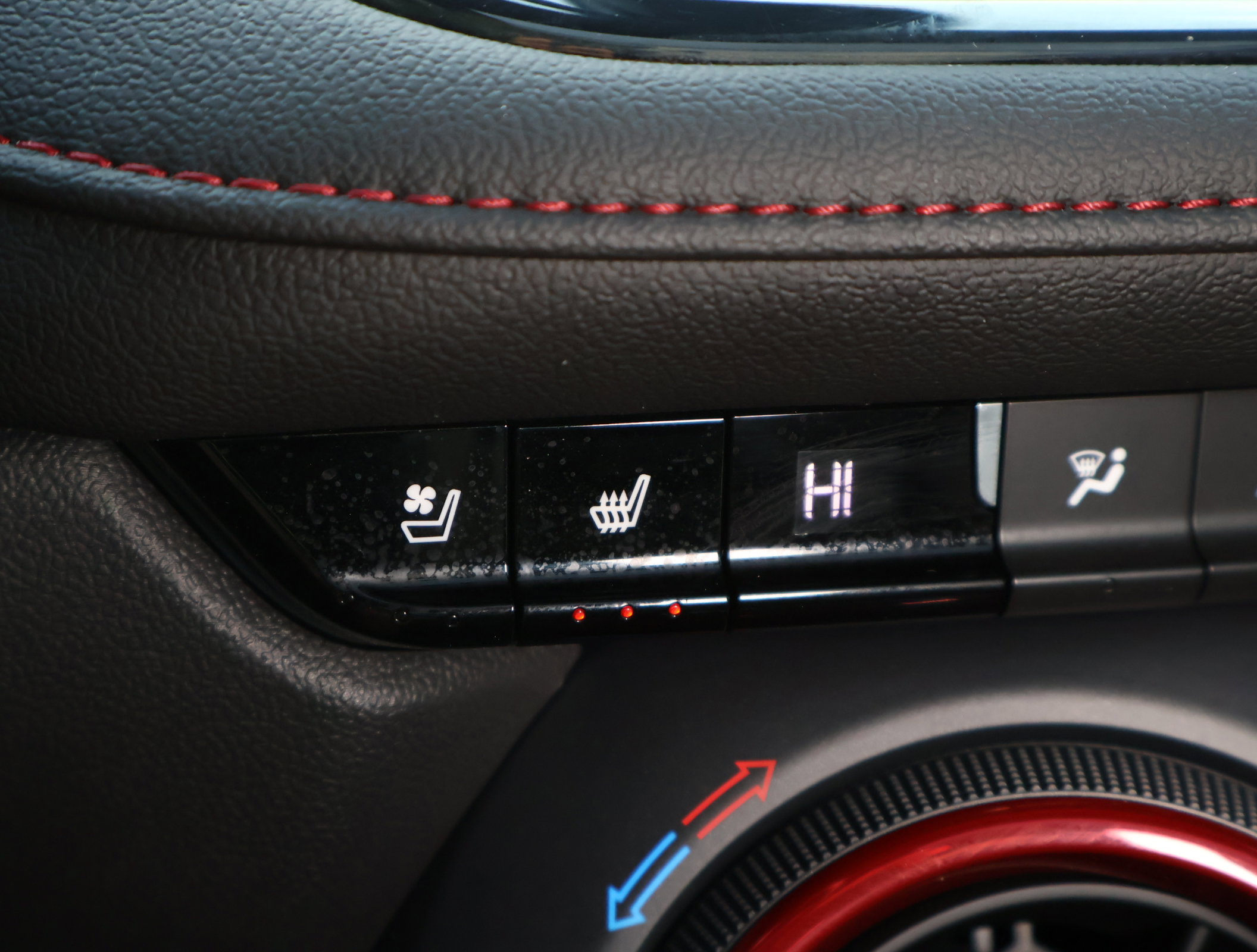 Used 2021 Chevrolet Blazer RS w/ Enhanced Convenience Package image 23