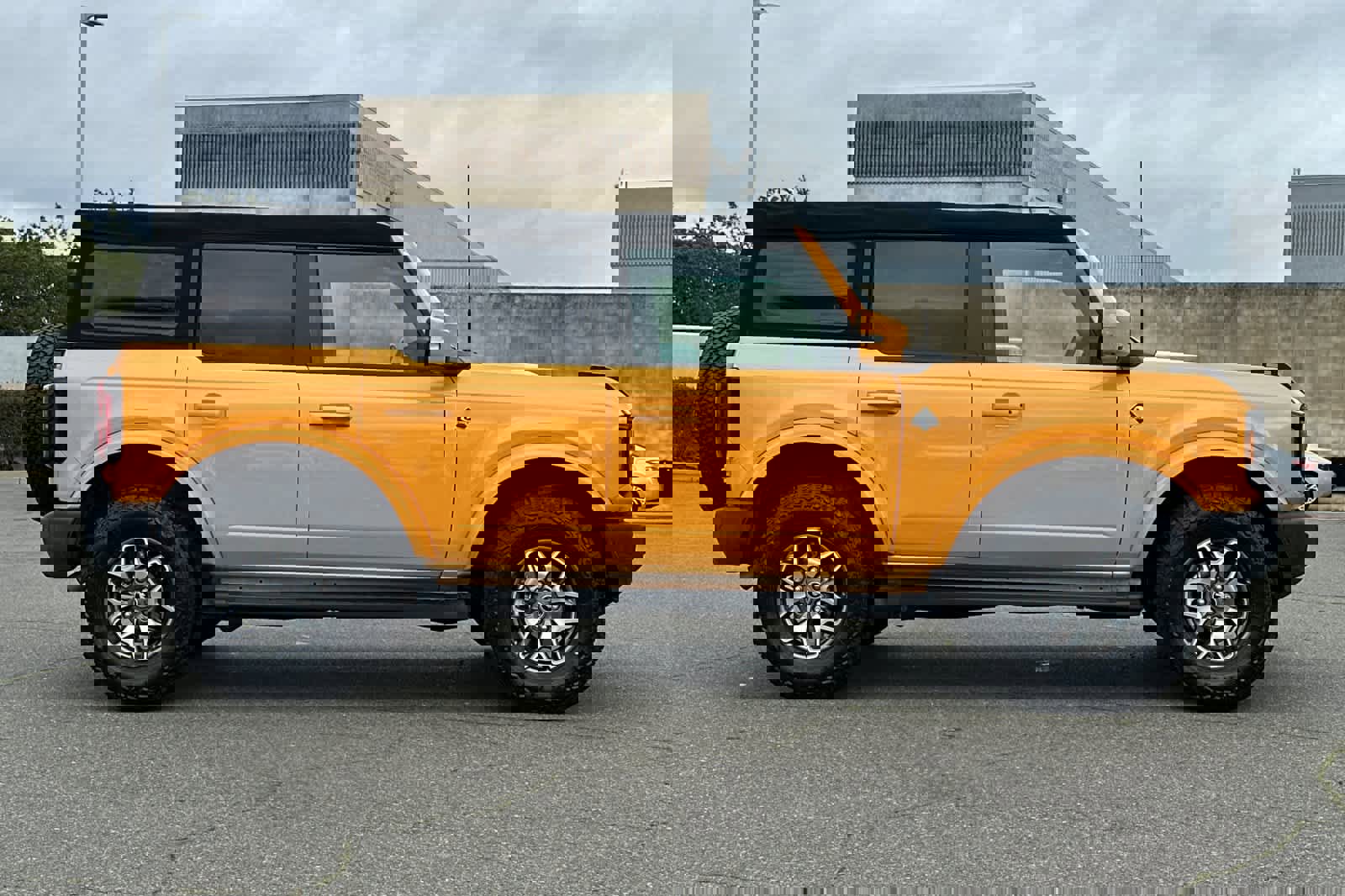 Used 2022 Ford Bronco Outer Banks image 6