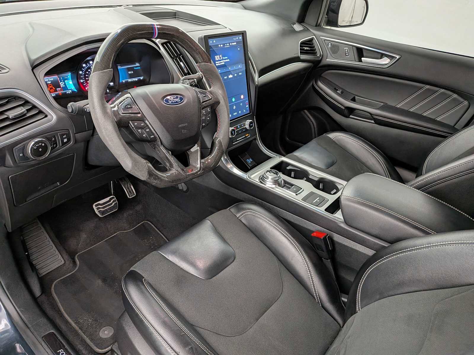 Used 2023 Ford Edge ST AWD/4WD image 2